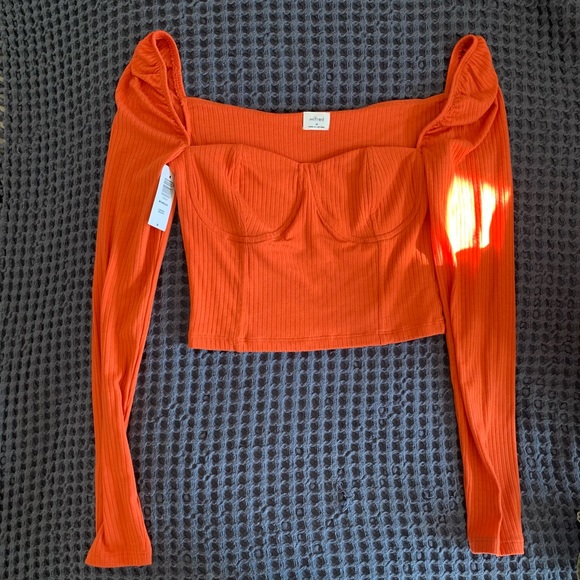 NWT Sexy Monique Cropped Top by Wilfred - Picture 1 of 8